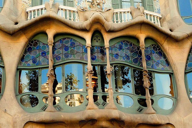 Private Barcelona and Park Güell Tour with hotel Pick-up - Who this tour is perfect for (and who should pick something else)