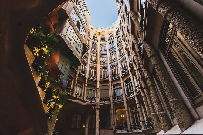 Private Barcelona Bike Tour, Gaudi's Art and Medieval Districts with Local Guide - Arc de Triomf: red brick, neo-Moorish style, and a World Fair link