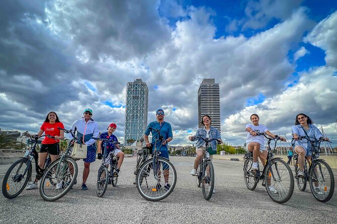 Private Barcelona E-Bike Photography Tour - Eixample Modernism, Arc de Triomf, and Ciutadella Park