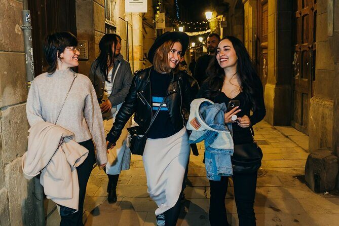 Private Barcelona Highlights: Gothic Quarter with a Local Guide - Stepping into the Gothic Quarter with a plan at 6:00 pm