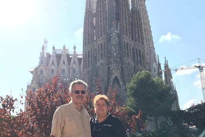 Private Barcelona Highlights: Gothic Sagrada Familia & Park Güell - Key highlights to look for