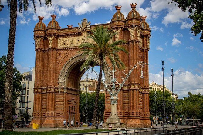 Private Barcelona Highlights Tour with Hotel pick-up - Should you book this Barcelona highlights tour?