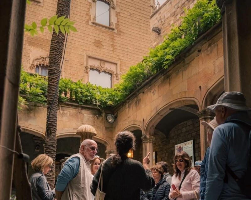 Private Barcelona Modernism and Gaudí Walking Tour - Eixample’s Grid: How Barcelona Planned for Modernisme