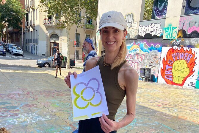 Private Barcelona Street Art Workshop with a Street Artist - What you’re actually doing with the spray paint