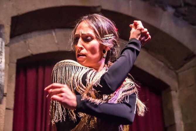 Private Barcelona Walking Tour with Flamenco Show & Tapas Dinner - Gothic Quarter at night: Roman walls, medieval corners, and real stops