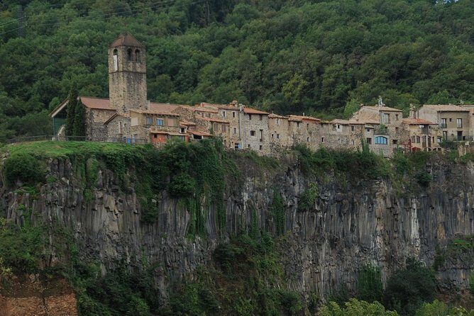 Private Besalú & 3 Medieval Towns Tour with Hotel PickUp from Barcelona - Besalú’s medieval streets, Jewish heritage, and the bridge that sells the whole place