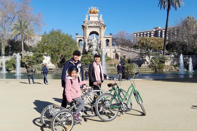 Private Bike tour for families - Olympic harbor to the beach: Port Olímpic and Barceloneta