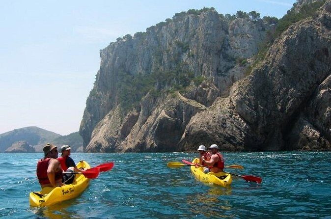 Private Costa Brava Kayak Experience with Snorkel from Barcelona - Chops, caves, and the pacing: how the day really feels