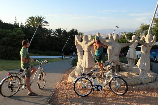 Private Electric Bike Guided Tour in Barcelona - Where to Meet: Plaça Reial and the easiest start