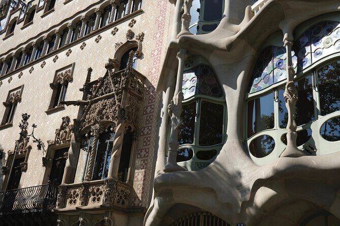 Private electric bike tour - Discovery of Barcelona - Gaudí’s core run: Sagrada Família, Casa Milà, and Casa Batlló