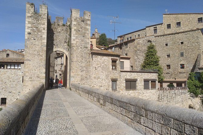 Private Girona and Besalu, Jewish History tour from Barcelona - A Private Day Trip Designed for Girona Province’s Jewish Story
