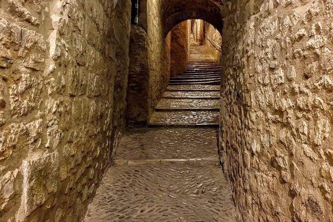 Private Girona and Besalu, Jewish History tour from Barcelona - Stop 4: Sinagoga Miqve (About 20 Minutes, Ticket Not Included)