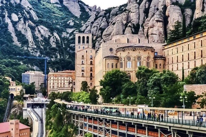 Private Montserrat Tour, Wine Taste & Local Lunch from Barcelona - Sant Sadurni d’Anoia lunch: Penedès flavors and a complimentary cava glass