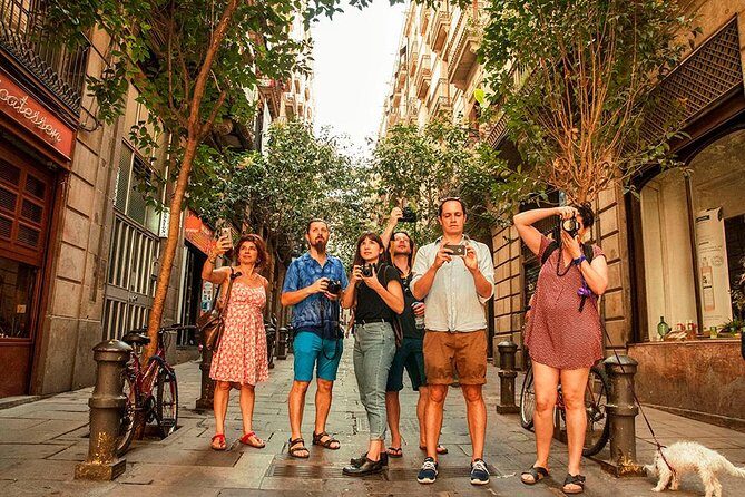 Private Photography Walking Tour with a Local - From Santa Caterina Market to City Hall: the walk that teaches you to look