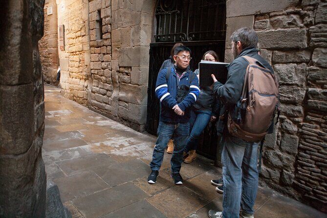 Private Religious Tour: Sagrada Familia, Romans & Jewish Quarter - Plaça de la Catedral and Muralla Romana: Gothic streets, then Roman bones