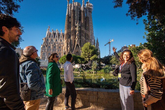 Private Sagrada Familia Guided Tour with Skip the Line Ticket - Façade details and symbolism you can actually follow