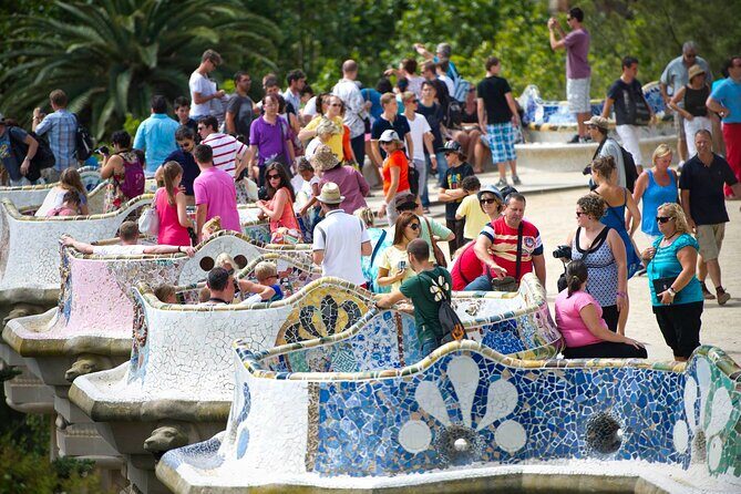 Private Sagrada Familia & Park Guell Guided Tour - Guides make or break the experience