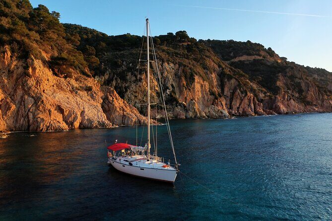 Private sailing tour with aperitif in Barcelona - Who this private sail works best for