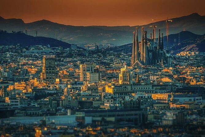 Private Sightseeing in Barcelona By Night - How this private Barcelona by Night ride actually feels