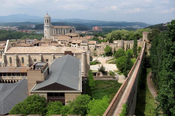 Private tour: Dali Museum and Girona from Barcelona - Girona’s Gothic backbone: Cathedral of Santa Maria and Basilica of Sant Feliu