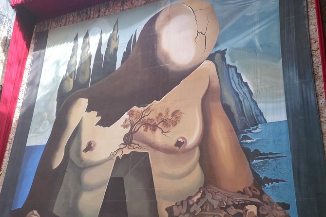 Private tour: Dali Museum and Girona from Barcelona - Dalí Theatre-Museum: making strange art make sense in 2 hours