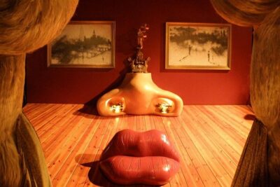 Private tour: Dali Museum in Figueres and Púbol Tour with Hotel pick-up - Dalí.Joyas: When the Jewels Take Over the Room