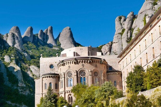 Private Tour from Barcelona to Monserrat - Round-trip pickup: what “private” actually means here