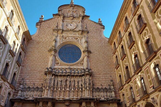Private Tour in Montserrat 5h - Montana de Montserrat: viewpoints plus a hike you can shape