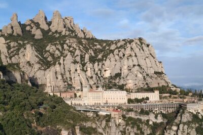 Private Tour to Montserrat with a specialized local guide - Abadia de Montserrat: Black Madonna, Benedictine life, and real time to wander