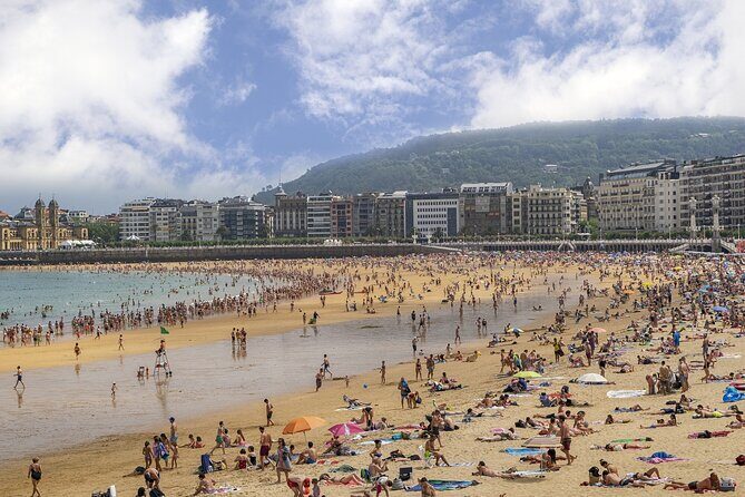 Private transfer: Barcelona to San Sebastian, 2h Stop in Pamplona - How to make 2 hours work (without turning it into a sprint)