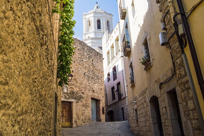 Private trip to the medieval city of Girona from Barcelona - Sant Feliu and the myth-first way to understand a city