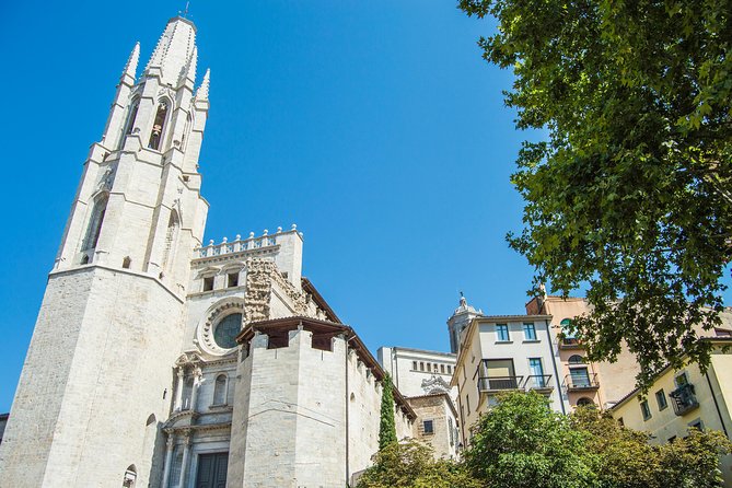Private trip to the medieval city of Girona from Barcelona - Jardins dels Alemanys and Pujada de Sant Domenec: breaks from the straight-line streets