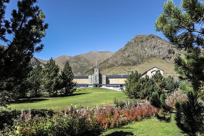 Pyrenees Mountains Private Day Trip from Barcelona - How the private guide shapes the day (and why that shows in the best reviews)