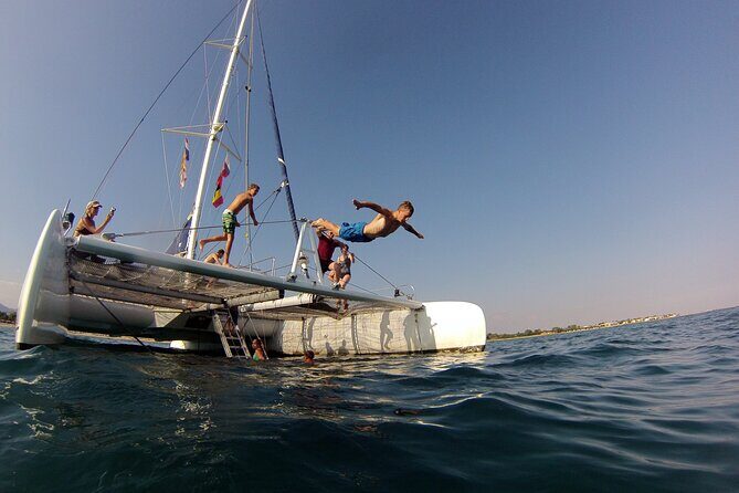 Relax Sailing Catamaran along the Costa Daurada - Group size and comfort: why the boat can feel either calm or hectic