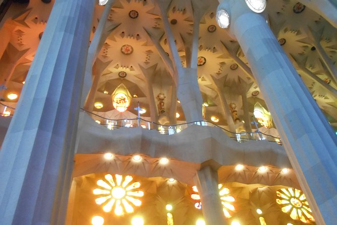 Sagrada Familia and Barcelona Highlights: Private Guided 4-Hour Driving Tour - Sagrada Familia without the queue: what the interior time is really for
