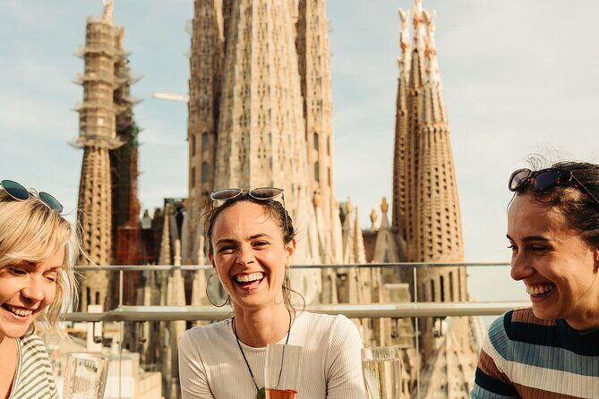 Sagrada Familia Closing Time Tour with Rooftop Views - Skip-the-line entry and mobile tickets: how to keep your time stress-free