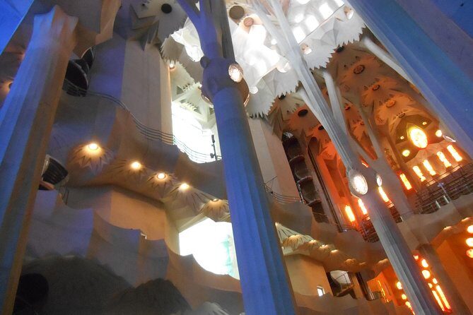 Sagrada Familia Express Private Guided Tour - Dress code and comfort rules that can affect your plans