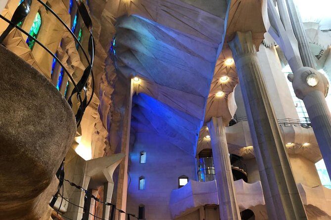 Sagrada Familia Express Private Guided Tour - Family-oriented experience: scavenger hunt mode for kids
