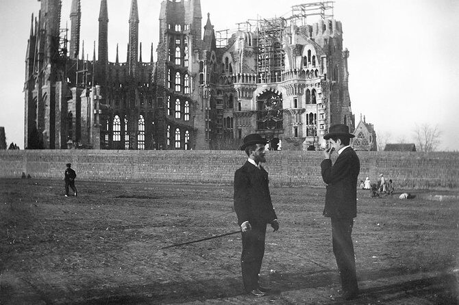 Sagrada Familia Exterior Free Tour: Stories, Secrets & Symbolism - Value check: is this $3 exterior tour actually worth it?