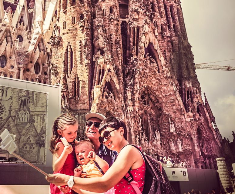 Sagrada Familia & Gaudi Guided Tour Private or Small Groups - The simple genius of this 4 to 4.5 hour format