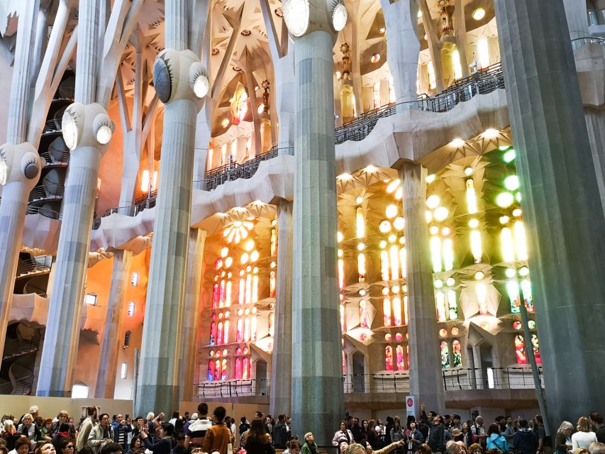 Sagrada Familia & Gaudi Guided Tour Private or Small Groups - Gothic Quarter mood stops: Santa Maria del Pi and Els Quatre Gats