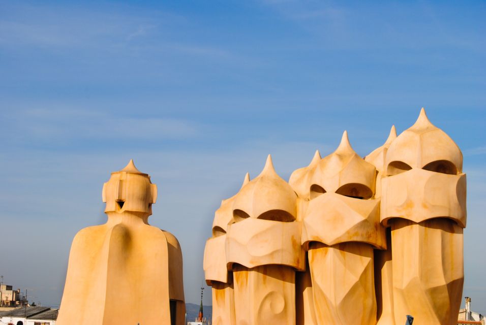 Sagrada Familia & Gaudi Guided Tour Private or Small Groups - Entering Sagrada Família: skip-the-line, then choose your pace