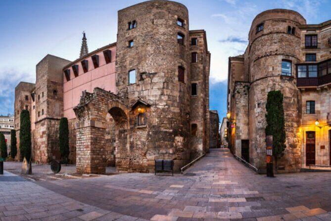 Sagrada Familia & Gothic Quarter Private Tour - Why this Sagrada Familia + Gothic Quarter pairing works