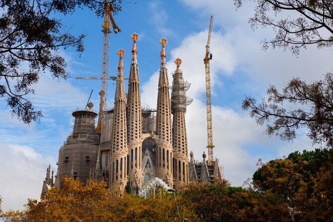 Sagrada Familia & Gothic Quarter Private Tour - What’s included (and what you need to budget for)
