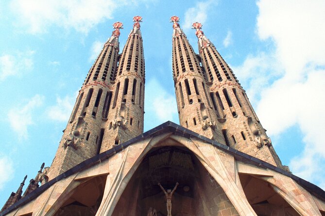 Sagrada Familia : Guided tour inside Skip the line! - Key highlights you’ll notice right away