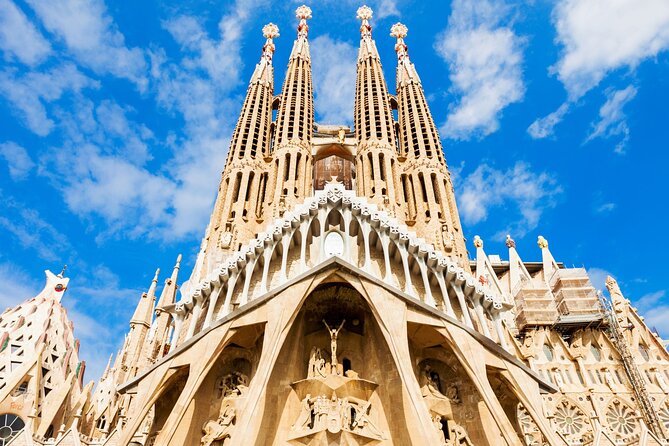 Sagrada Familia : Guided tour inside Skip the line! - Second facade stop: Holy Family Passion details on Façana del Naixement