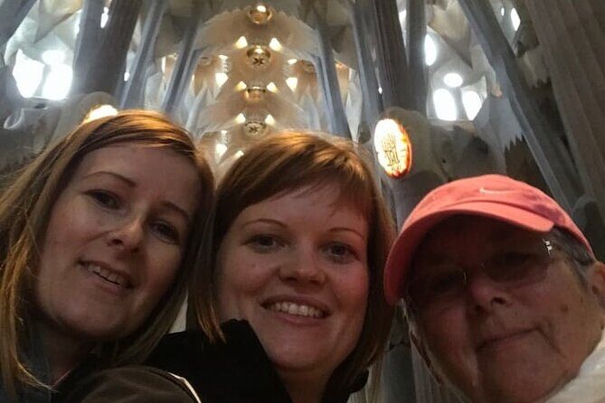 Sagrada Familia & La Pedrera Small Group Tour with Cava Tasting - A Smart 3.5-Hour Route: La Pedrera to Sagrada Família