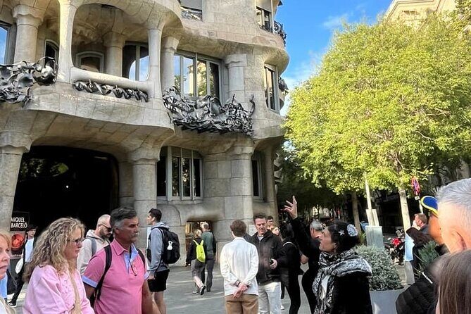 Sagrada Familia & La Pedrera Small Group Tour with Cava Tasting - Price and Value: Is $164.43 Worth It?