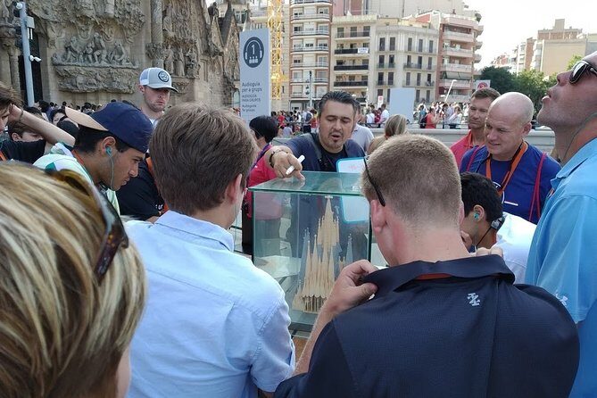 Sagrada Familia Private Tour - Your Time Inside: Free to Look, Not Just Follow