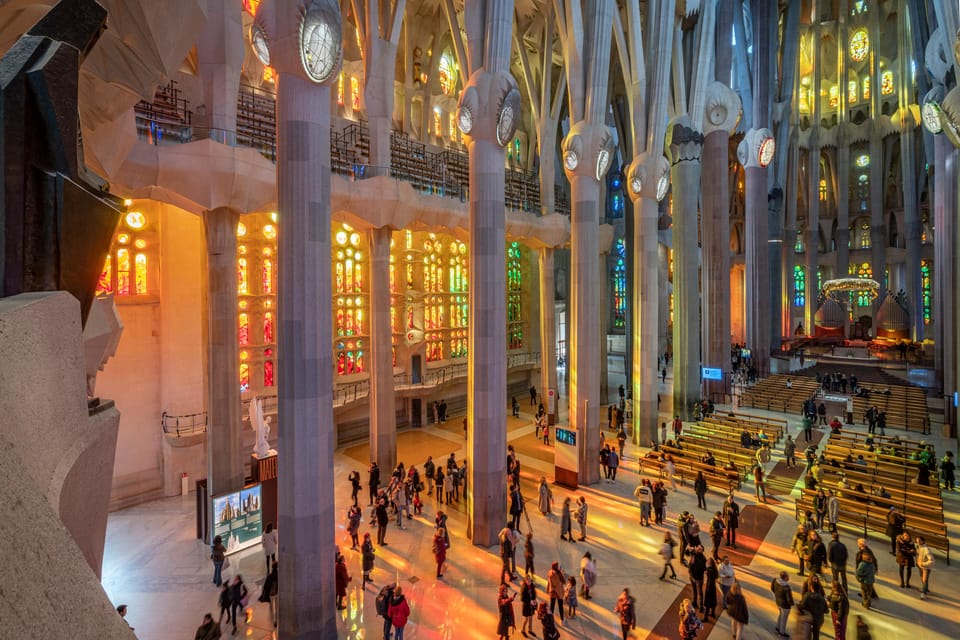 Sagrada Familia Tour with Express Entry and Local Guide - A Short Walk That Sets the Stage: Gaudí Avenue Stories